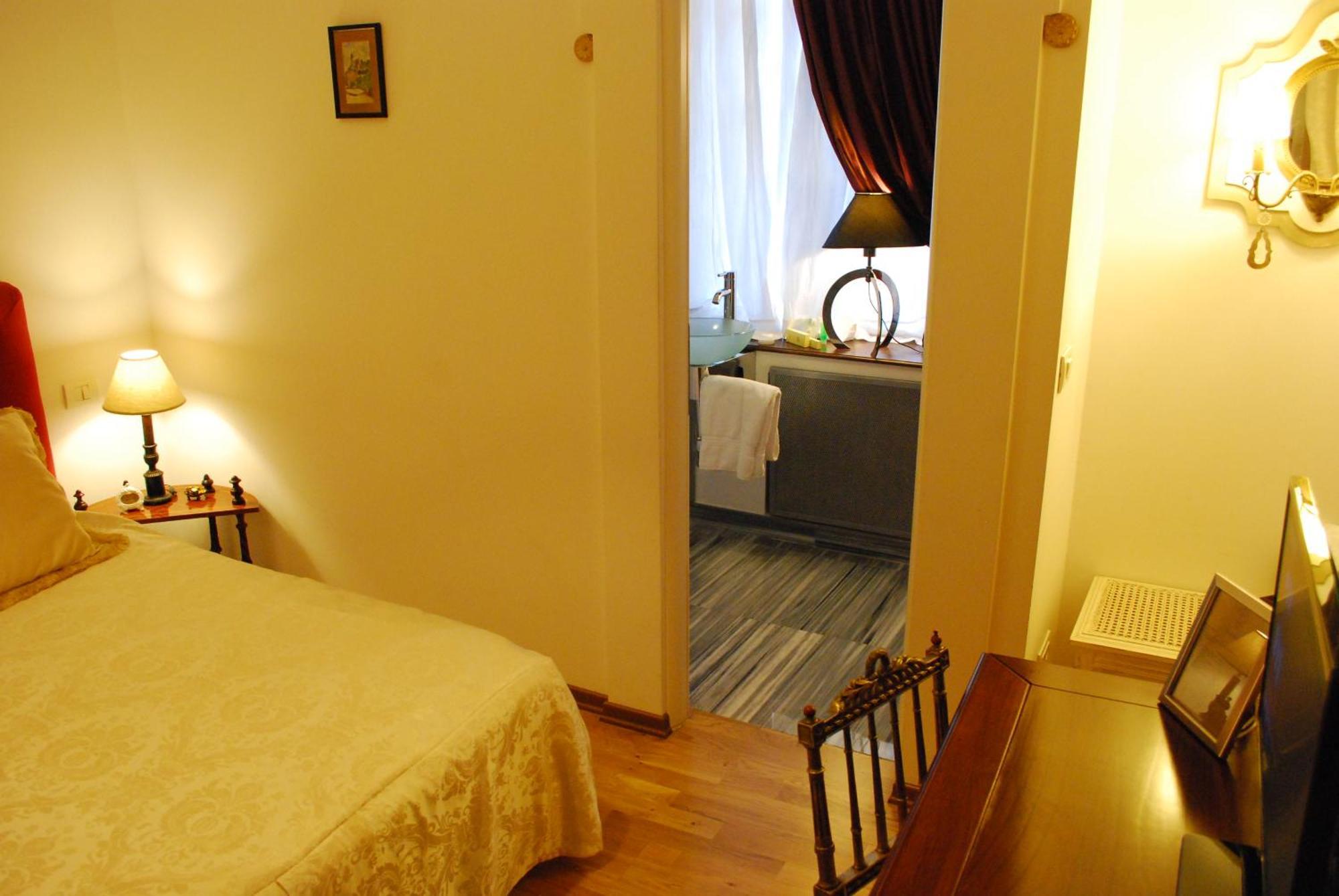 Grand Boutique Hotel Бухарест Номер фото
