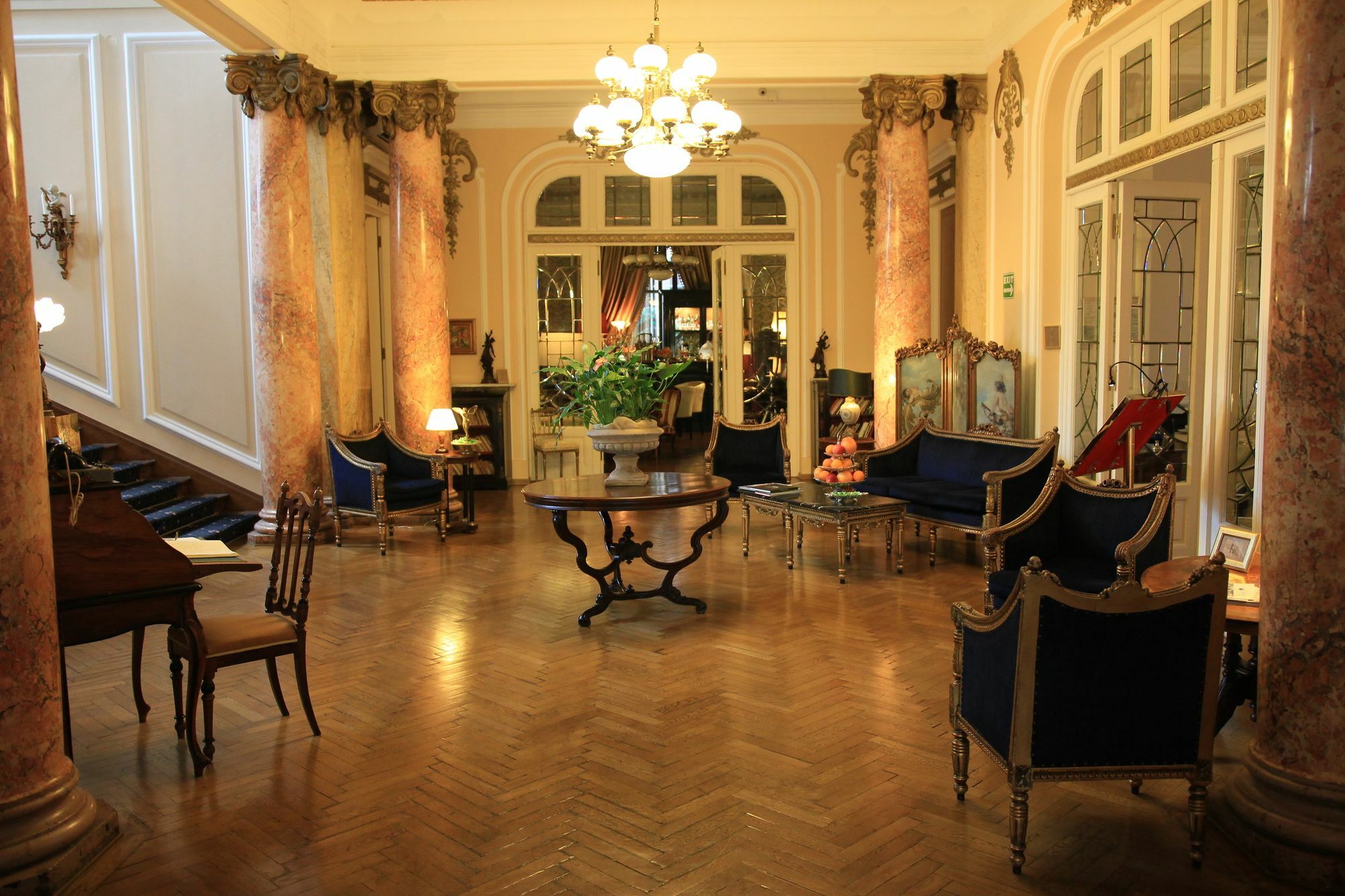 Grand Boutique Hotel Бухарест Екстер'єр фото